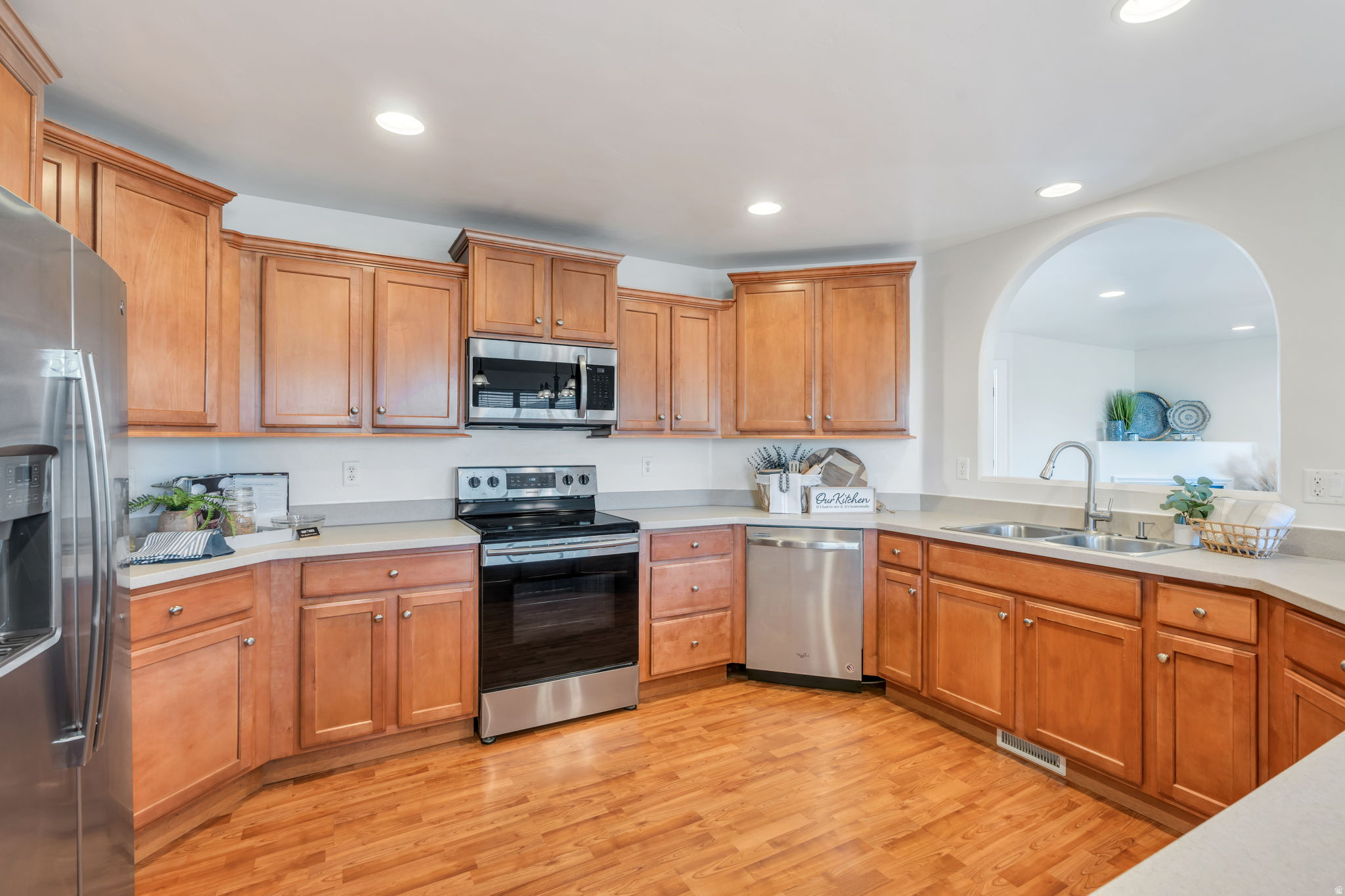 EAGLES GATE - Residential