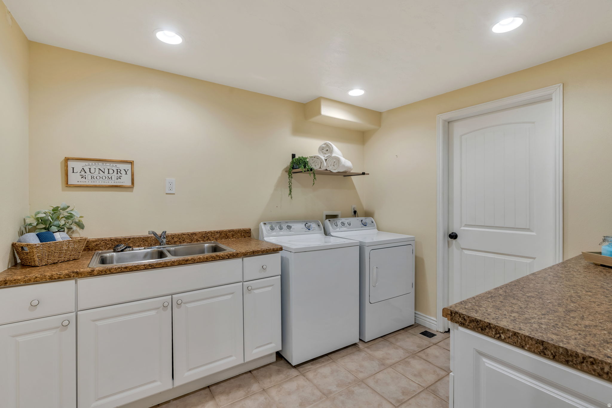 EAGLES GATE - Residential