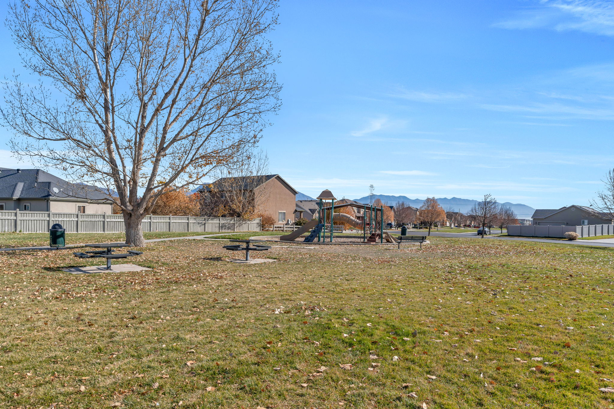 EAGLES GATE - Residential