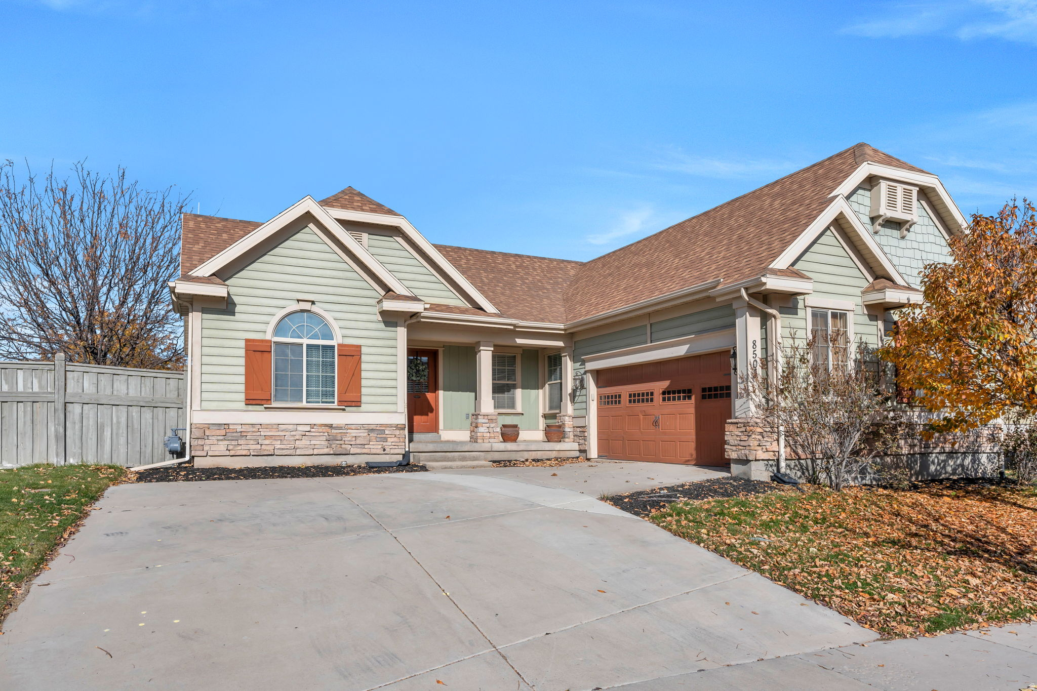 EAGLES GATE - Residential