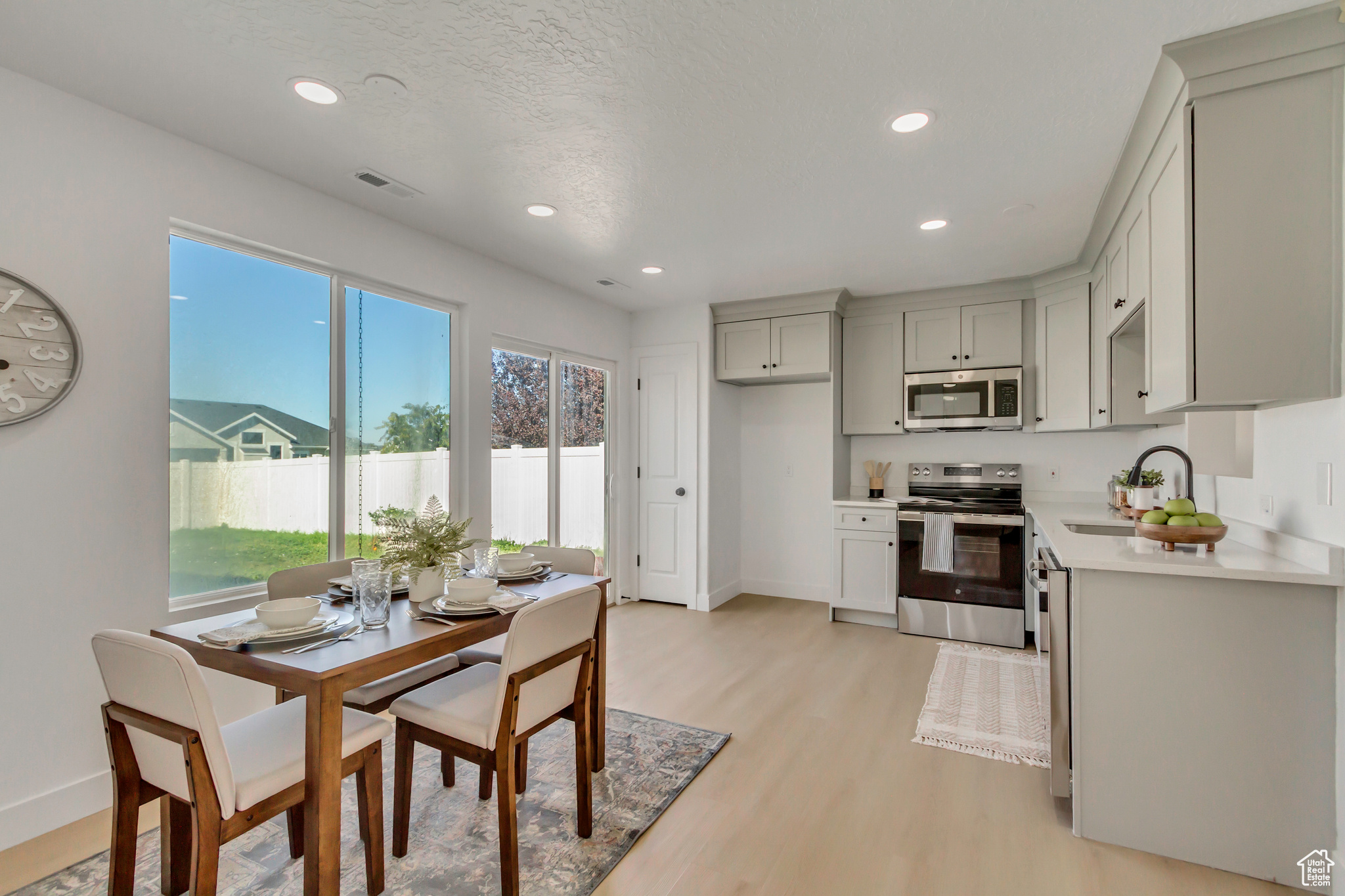 PICKET LN @ CNTRY CR - Residential