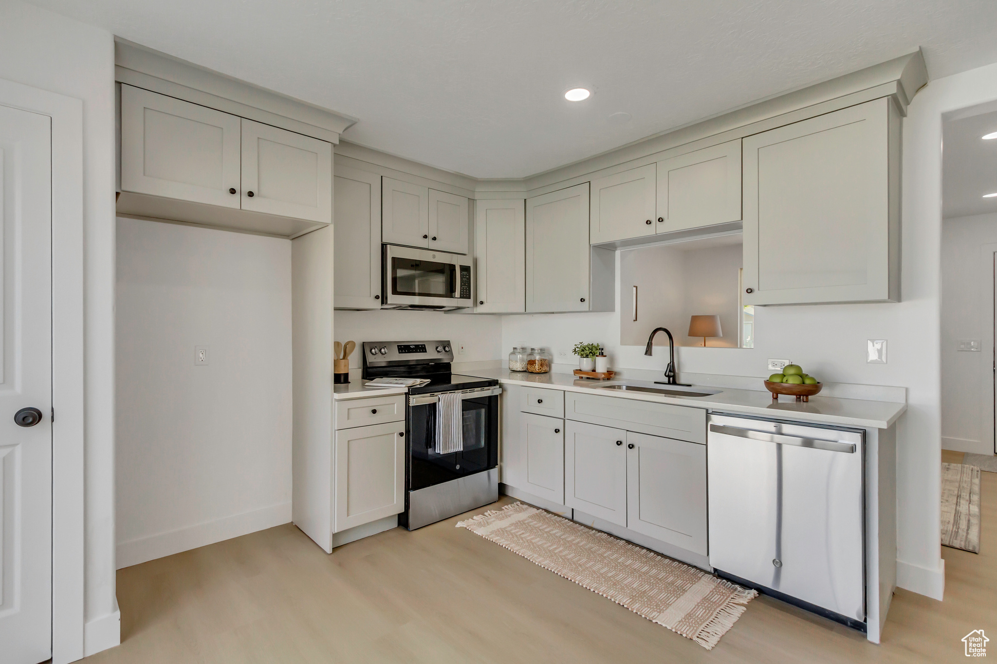 PICKET LN @ CNTRY CR - Residential