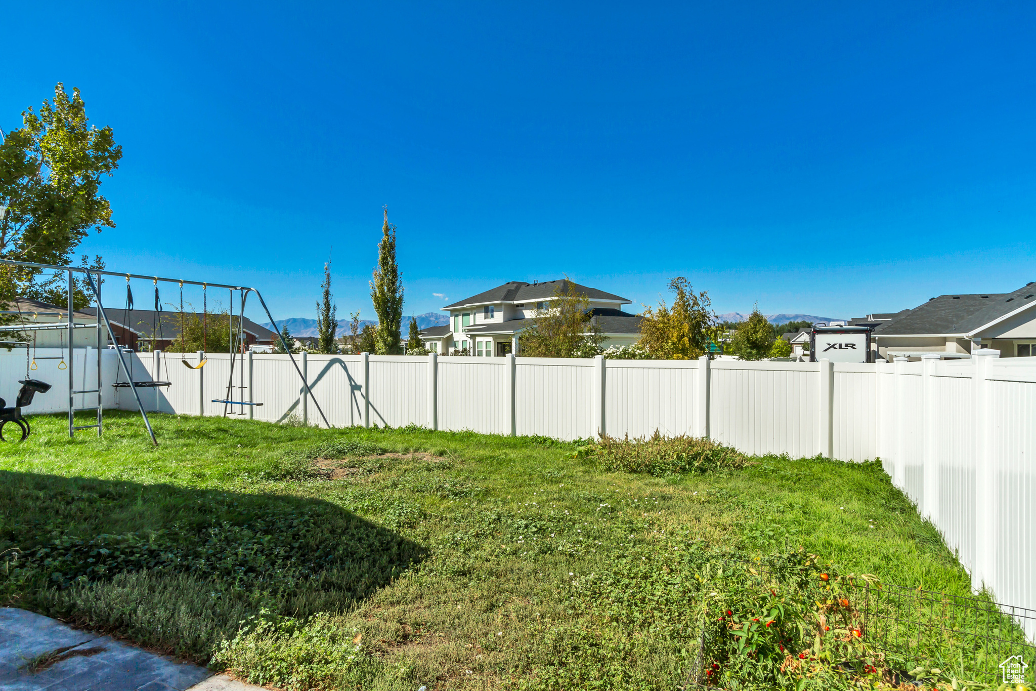 PICKET LN @ CNTRY CR - Residential