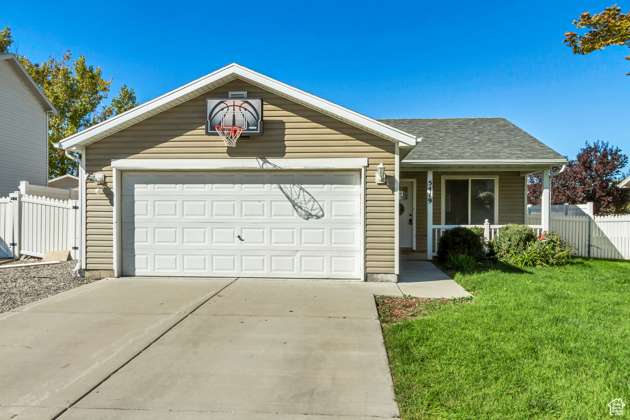 PICKET LN @ CNTRY CR - Residential