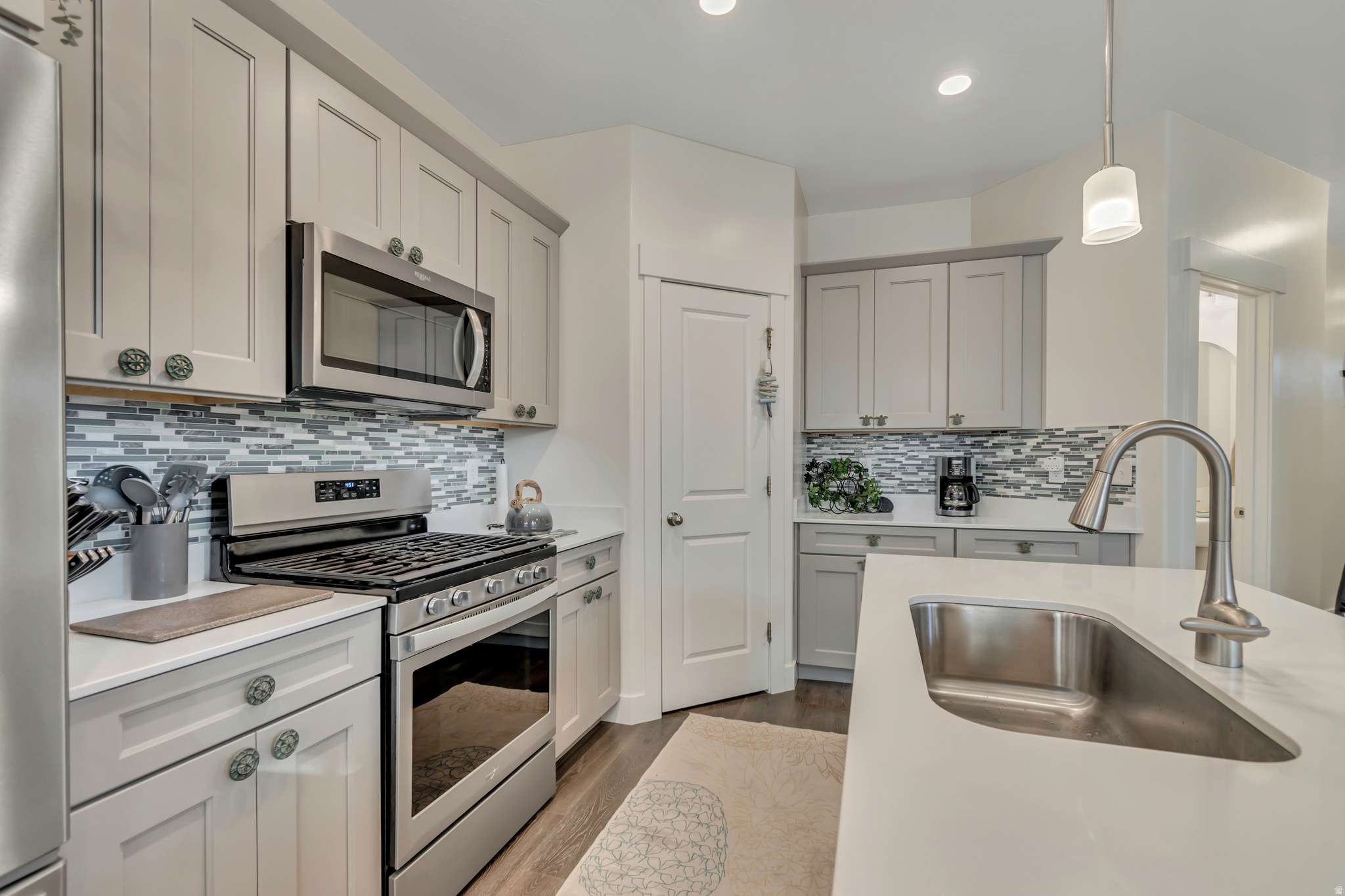 QUAILHILL - Residential