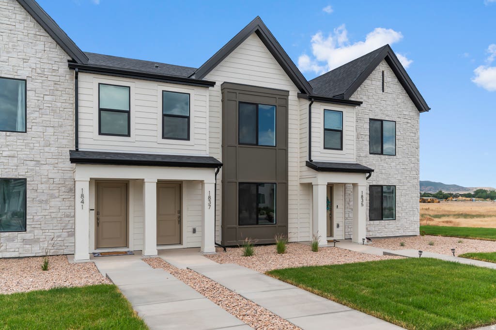 Photo of 669 N 1620 E #1305, Salem, UT 84653 (MLS # 2176758)