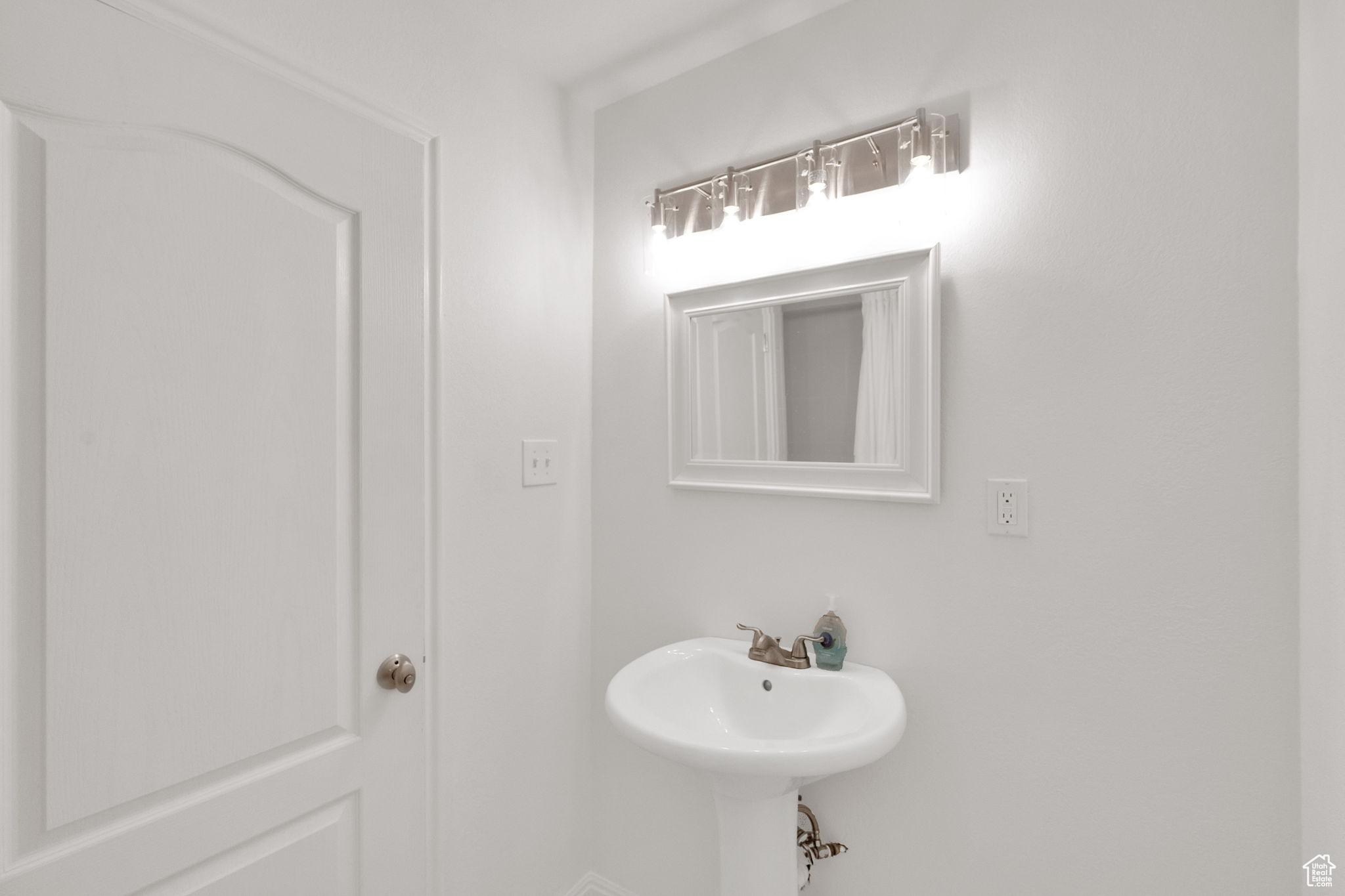 LAKEVIEW ESTATES - Residential