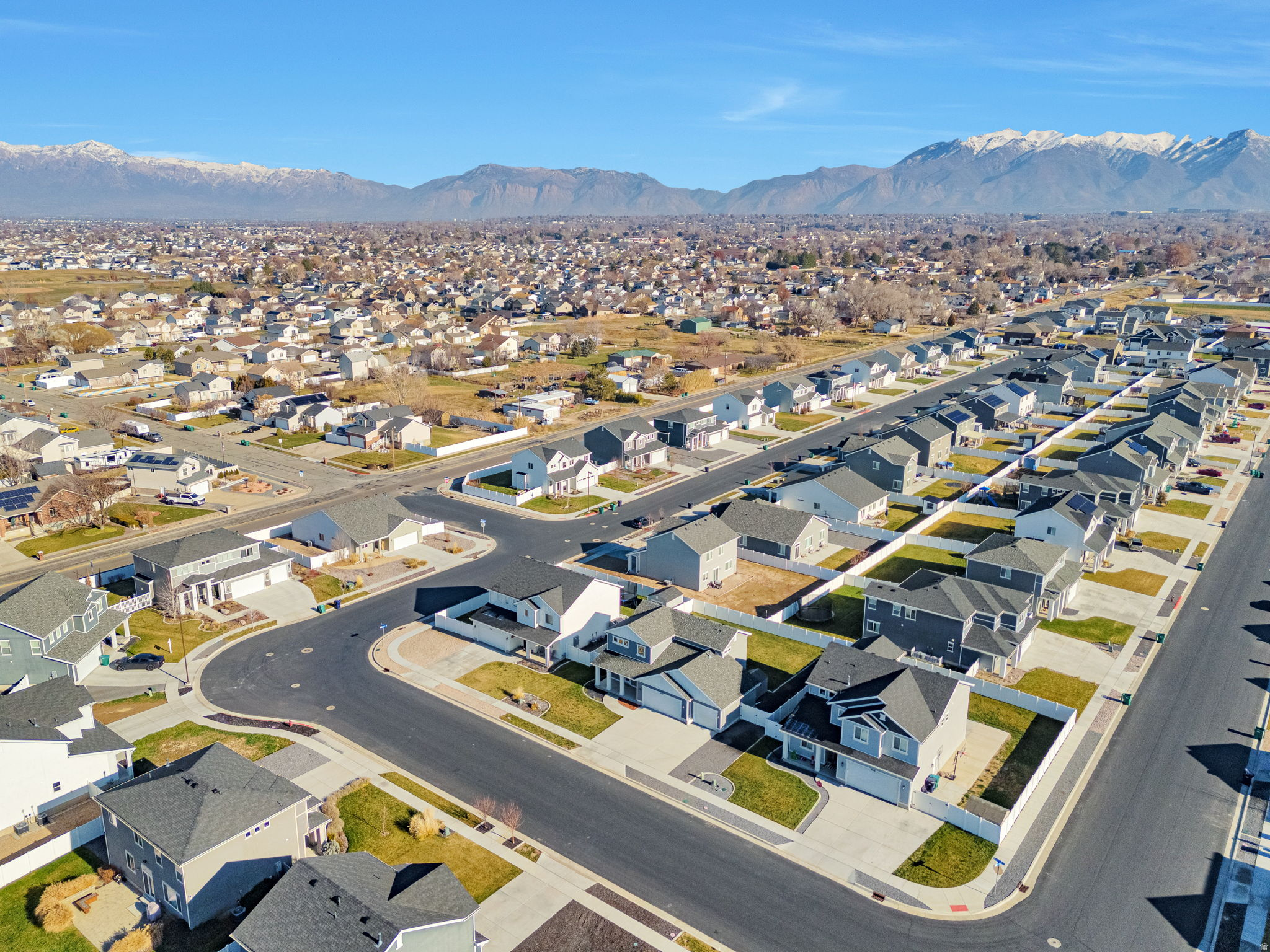 CRESTWOOD ESTATES SU - Residential