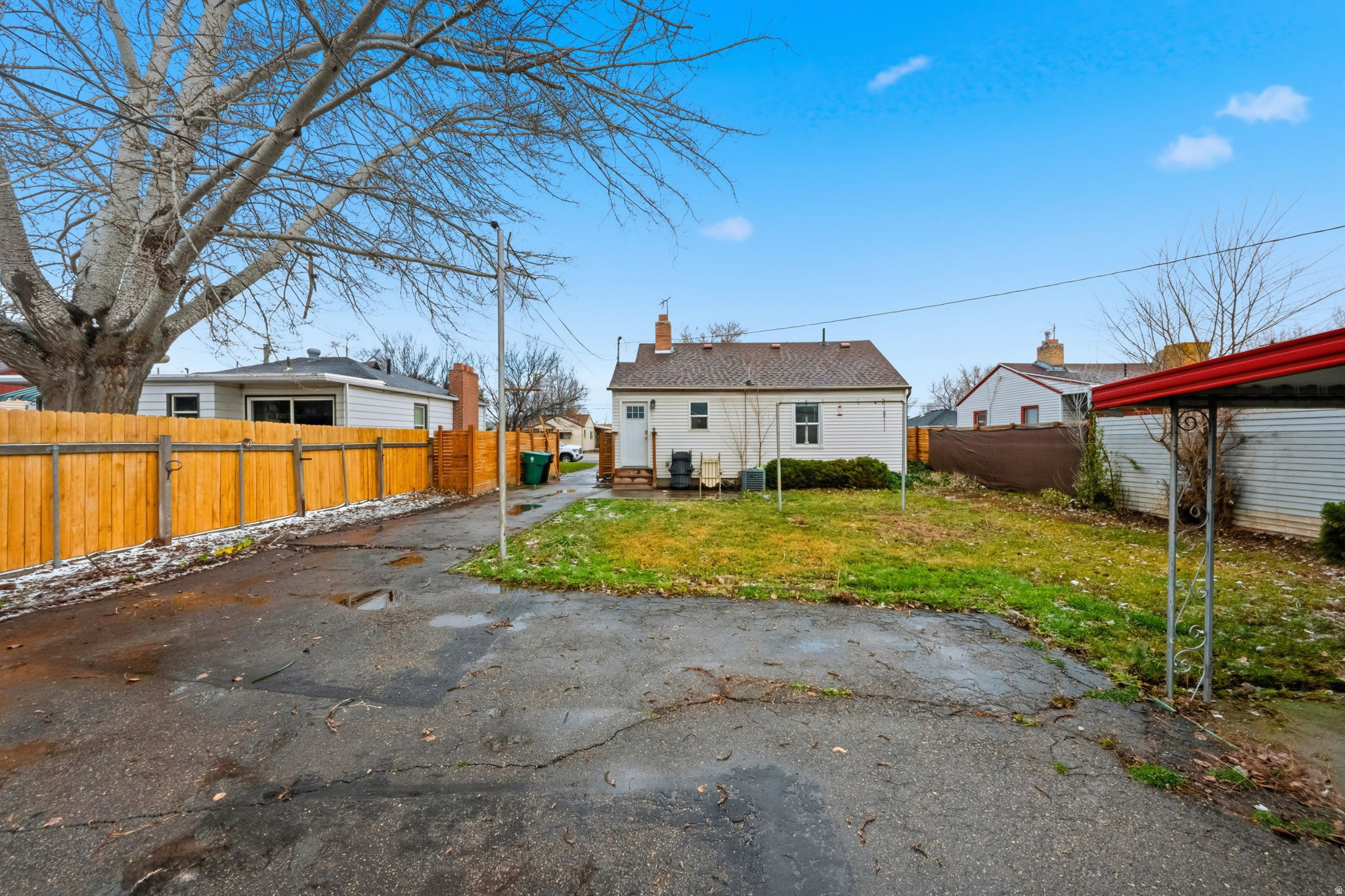 VILLAGE GARDENS - Residential