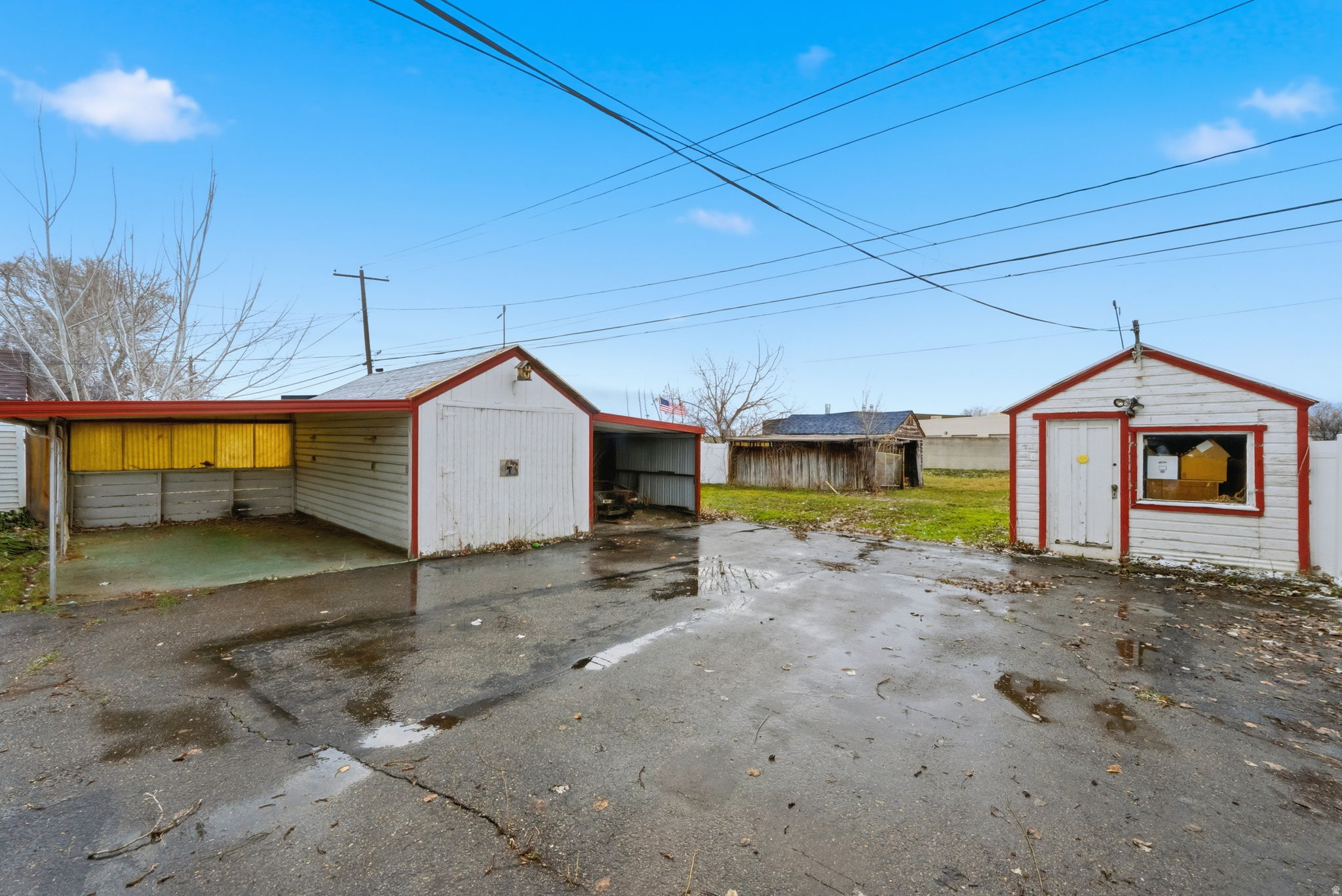 VILLAGE GARDENS - Residential