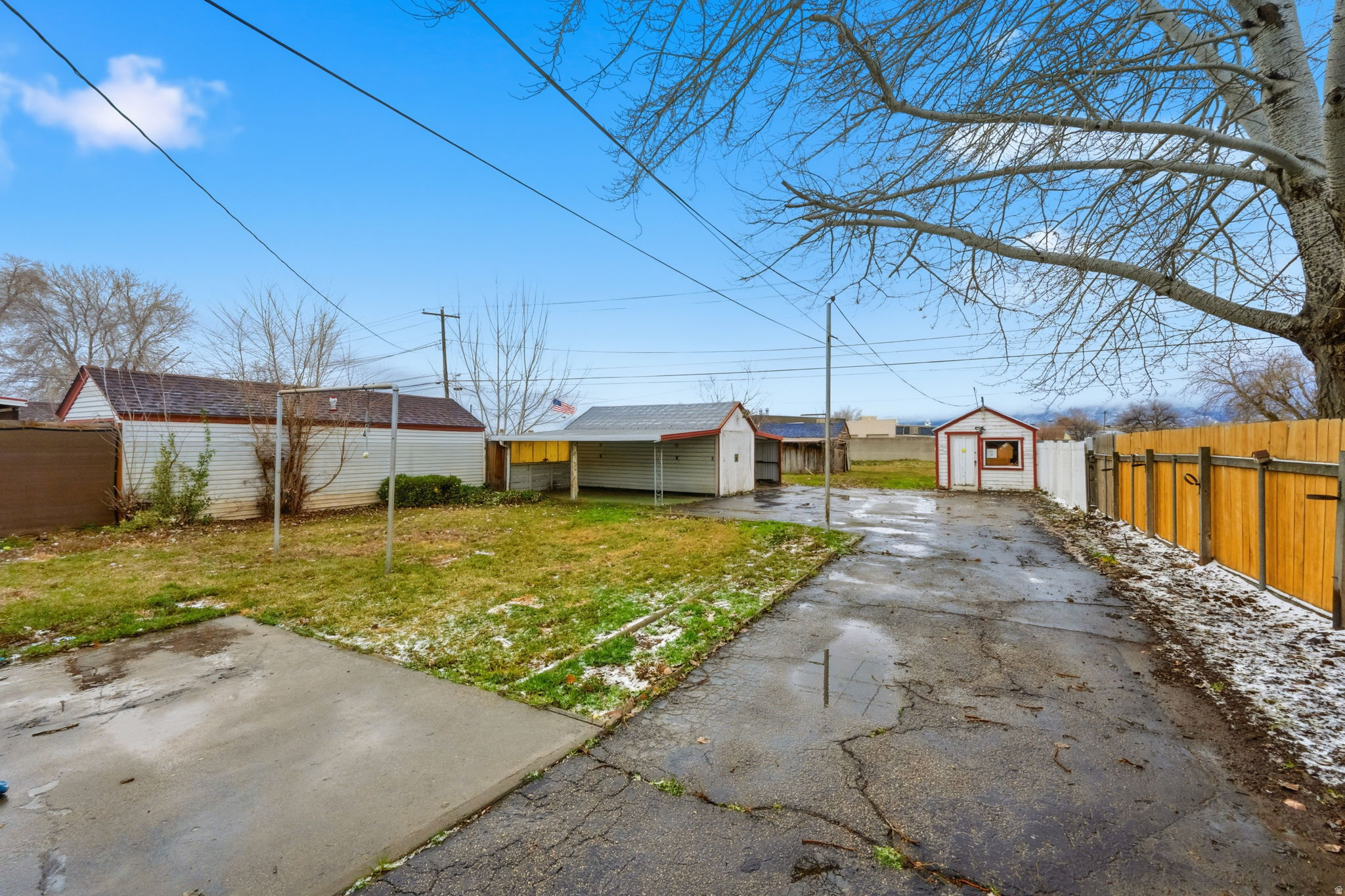 VILLAGE GARDENS - Residential