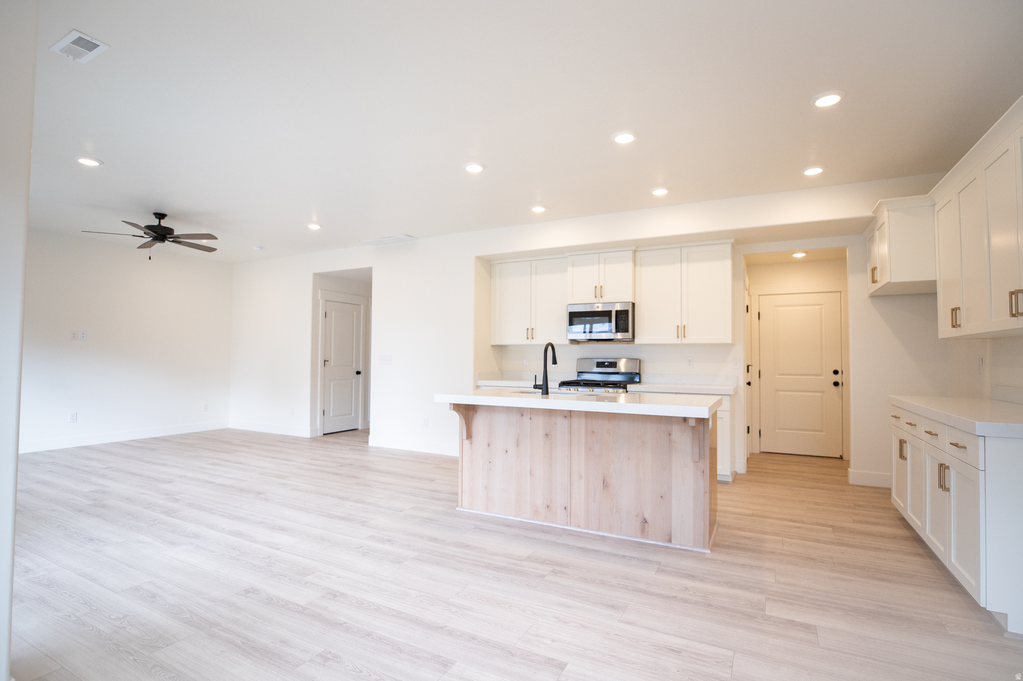 ARROWHEAD SPRINGS - Residential