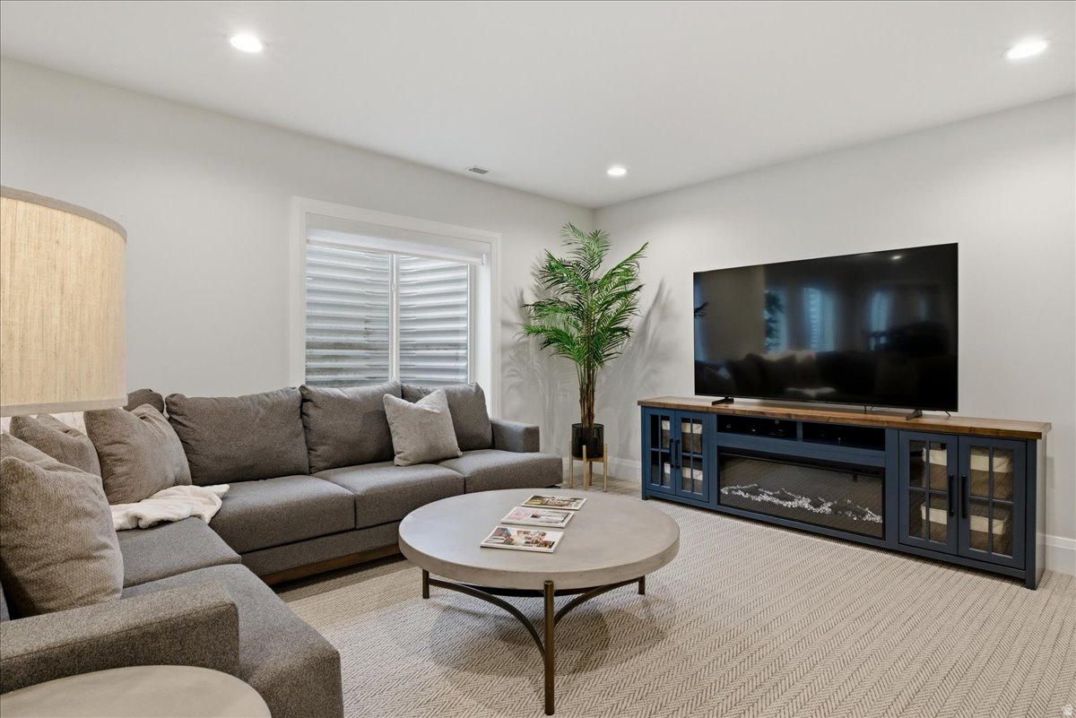 DAYBREAK - Residential