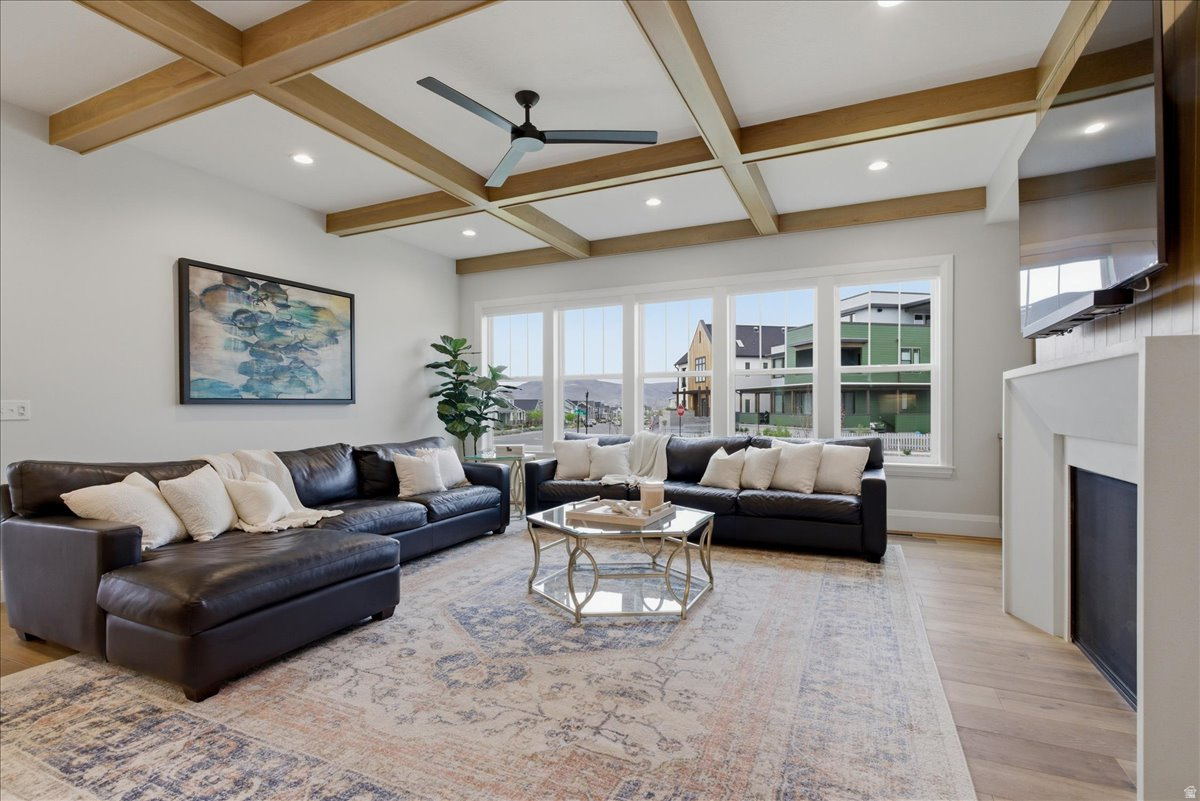 DAYBREAK - Residential