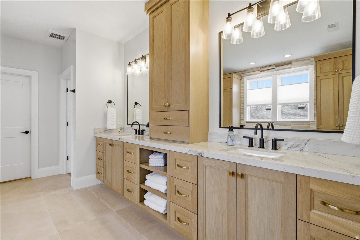 DAYBREAK - Residential