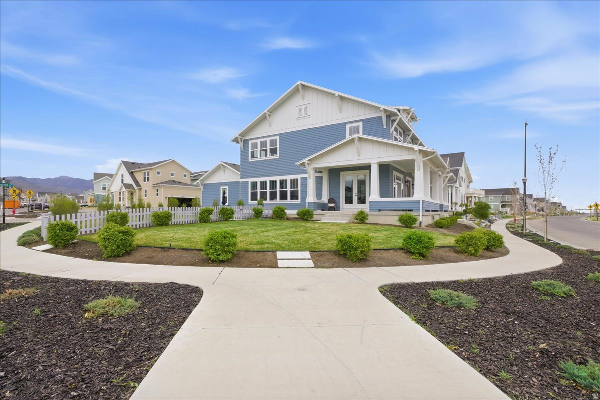 DAYBREAK - Residential