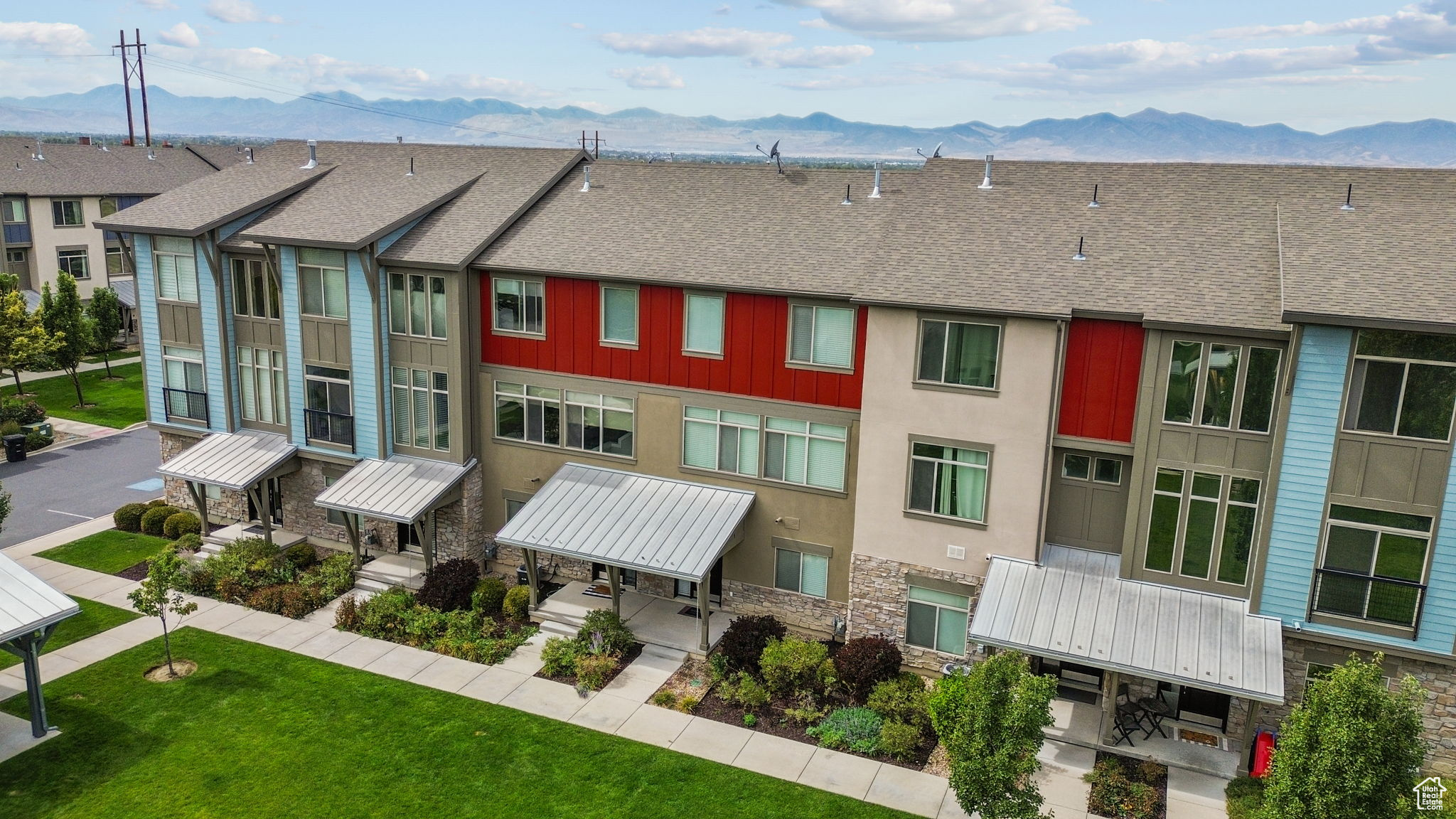 CENTRAL 72 TOWNHOMES - Residential