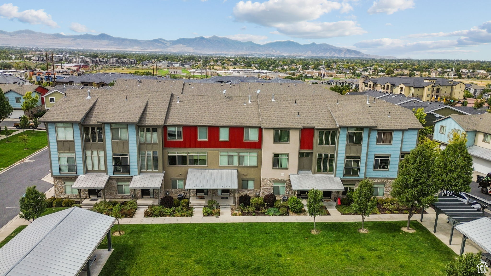 CENTRAL 72 TOWNHOMES - Residential