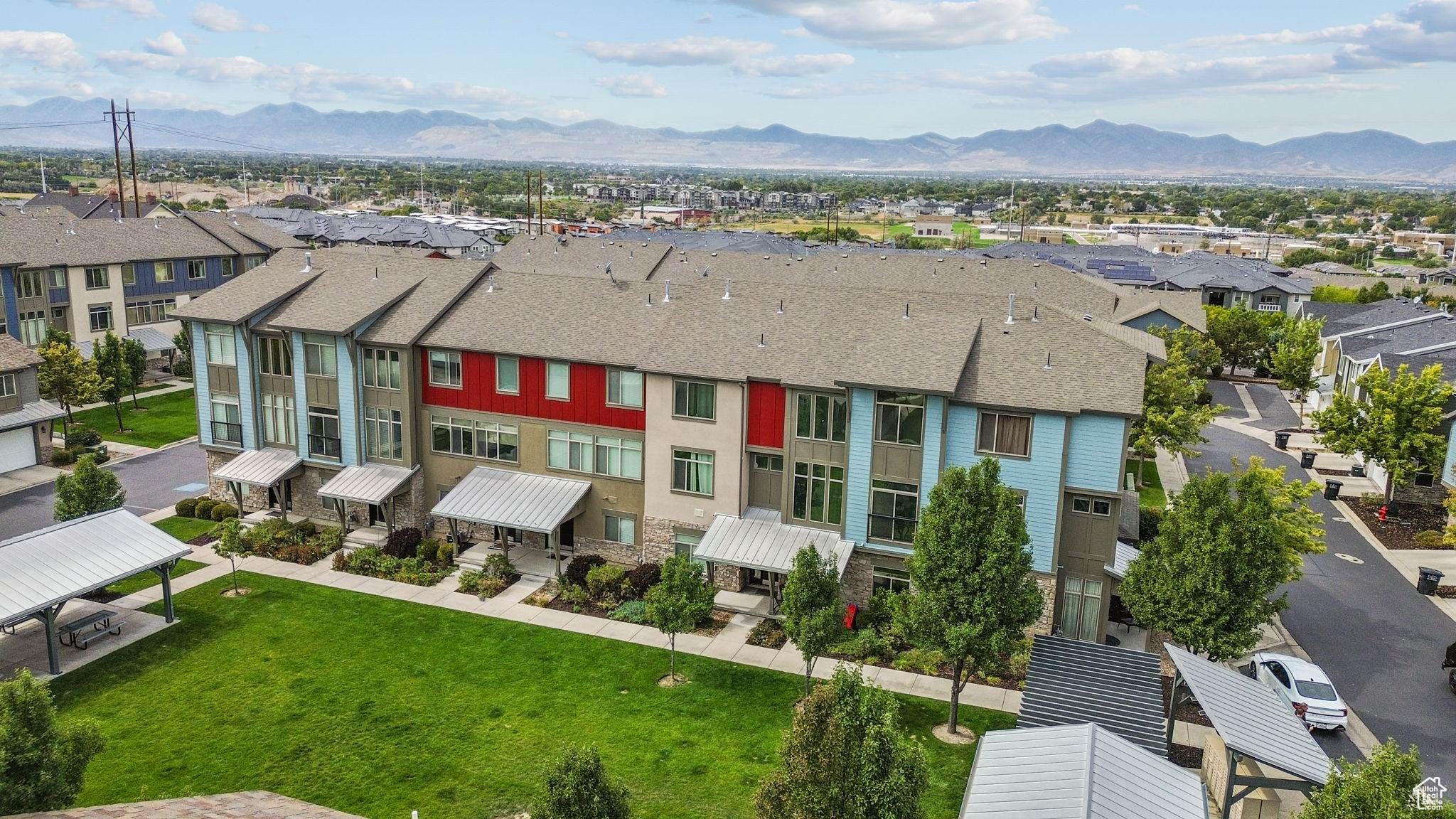 CENTRAL 72 TOWNHOMES - Residential
