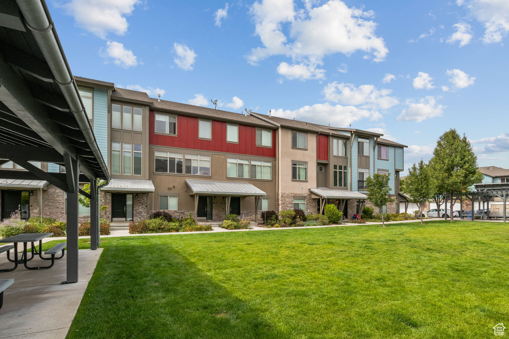 CENTRAL 72 TOWNHOMES - Residential
