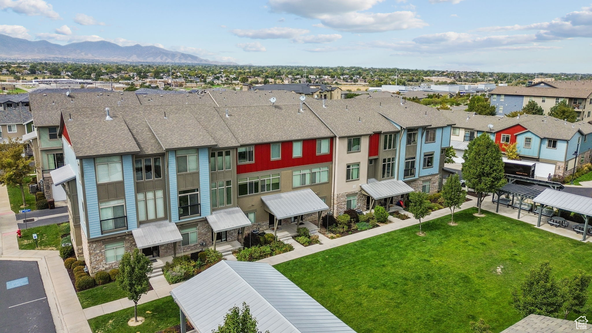 CENTRAL 72 TOWNHOMES - Residential