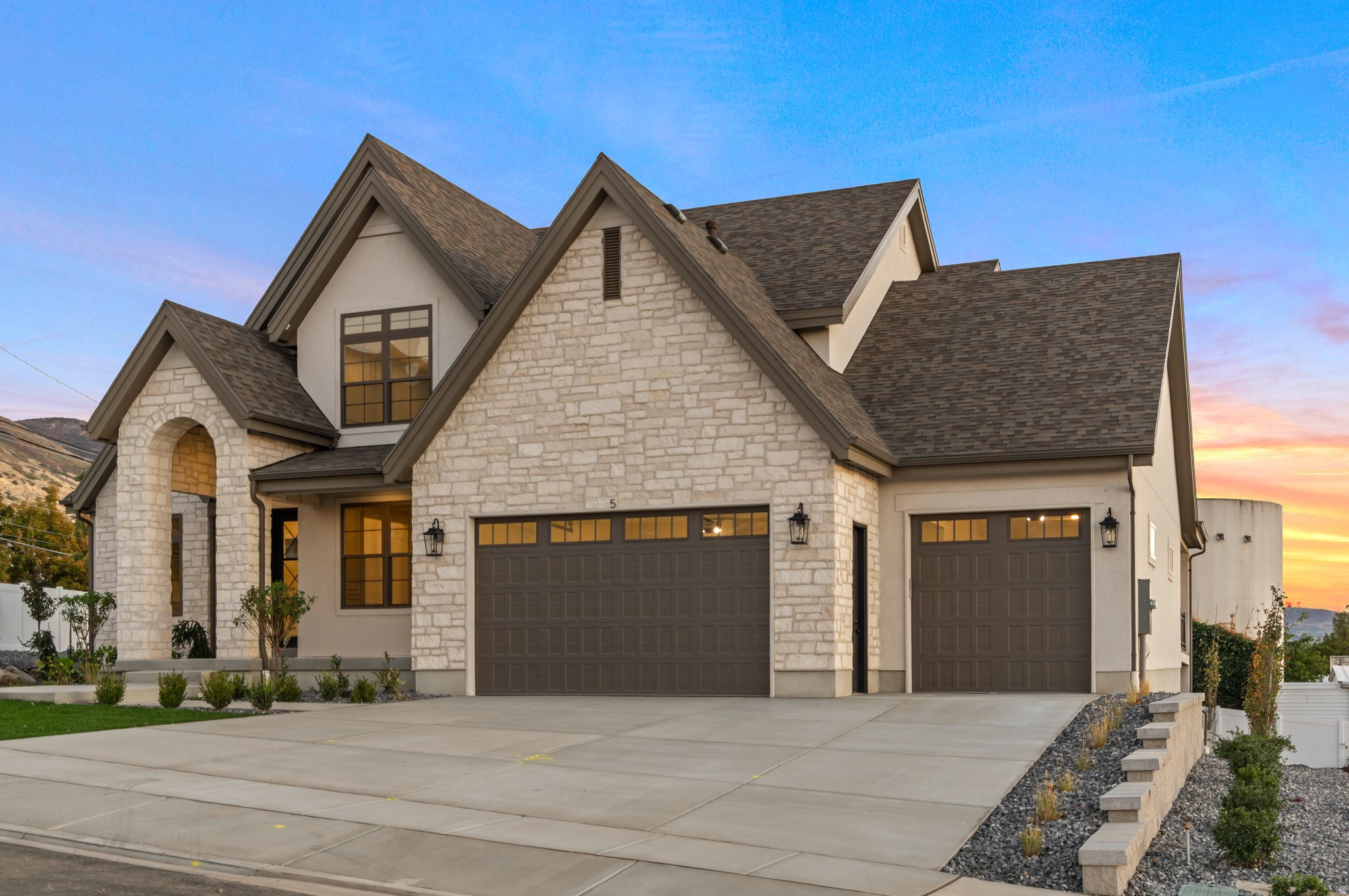 SUMMERHILL LANE - Residential