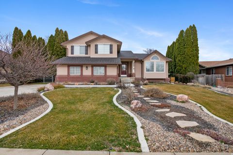 Tiny photo for 1087 W BARNES DR, Kaysville, UT 84037 (MLS # 2137952)