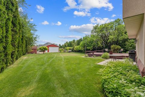 Tiny photo for 1087 W BARNES DR, Kaysville, UT 84037 (MLS # 2137952)