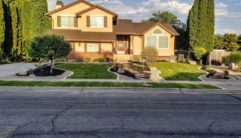 Tiny photo for 1087 W BARNES DR, Kaysville, UT 84037 (MLS # 2137952)