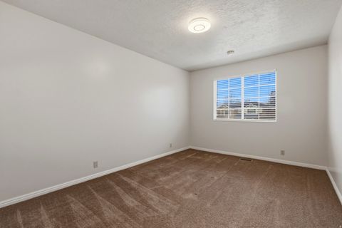 Tiny photo for 1087 W BARNES DR, Kaysville, UT 84037 (MLS # 2137952)