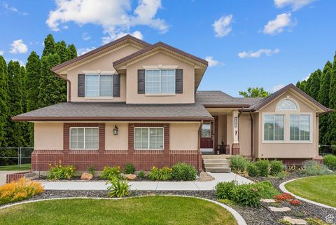 Photo of 1087 W BARNES DR, Kaysville, UT 84037 (MLS # 2137952)