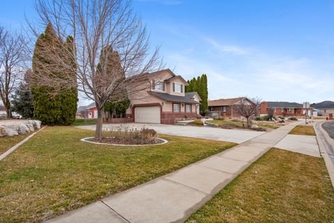 Tiny photo for 1087 W BARNES DR, Kaysville, UT 84037 (MLS # 2137952)
