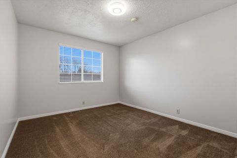 Tiny photo for 1087 W BARNES DR, Kaysville, UT 84037 (MLS # 2137952)