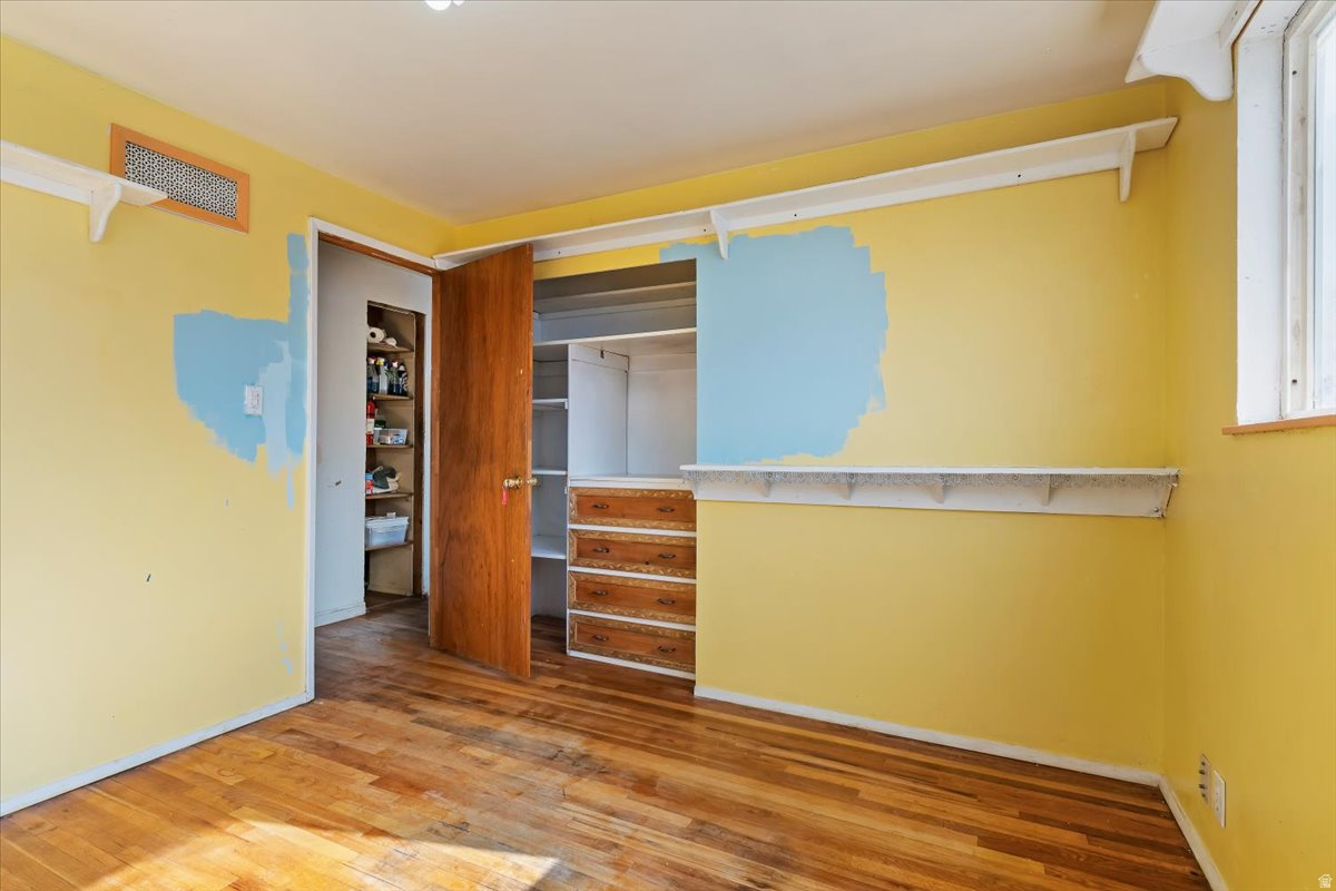 LAKEVIEW MANOR - Residential