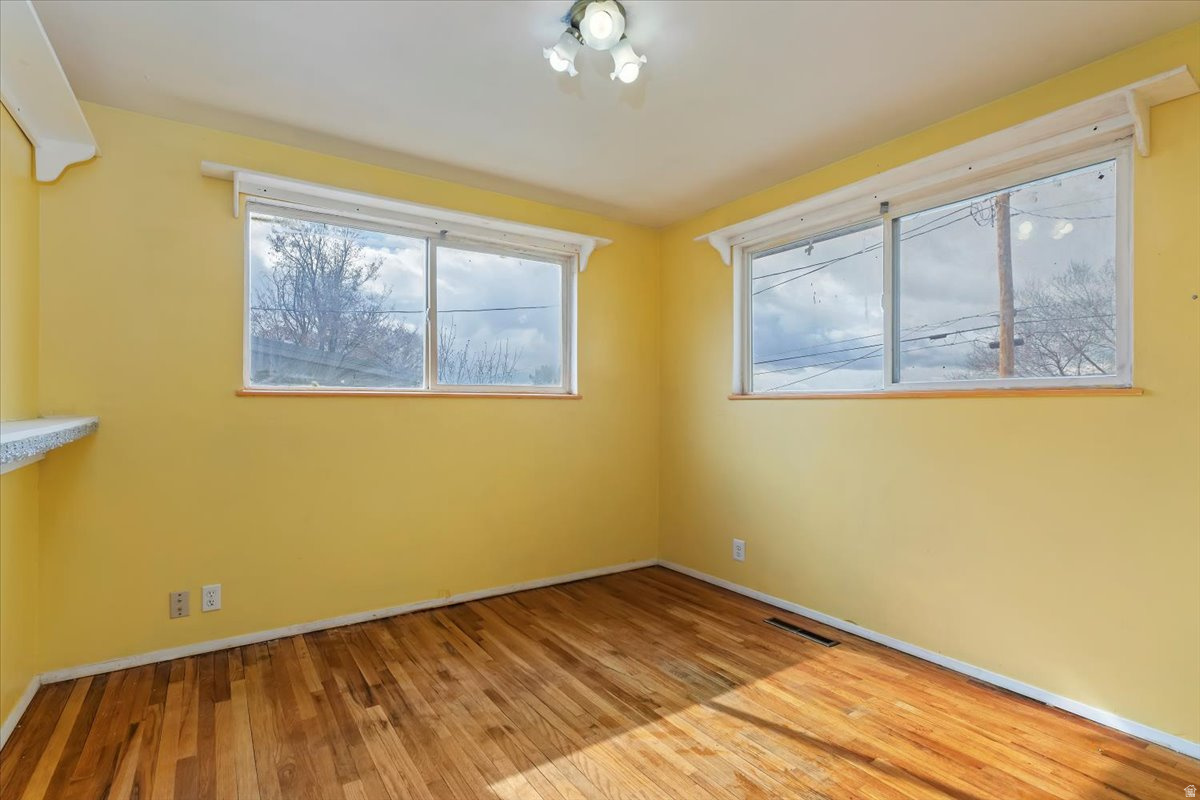 LAKEVIEW MANOR - Residential