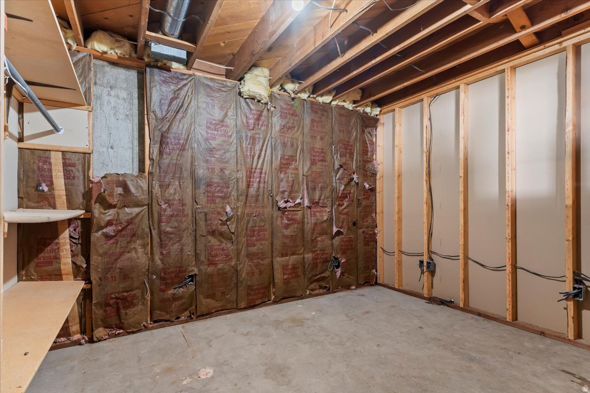 LAKEVIEW MANOR - Residential