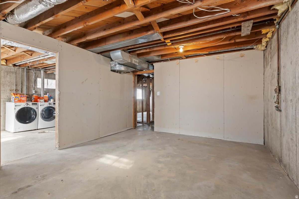 LAKEVIEW MANOR - Residential