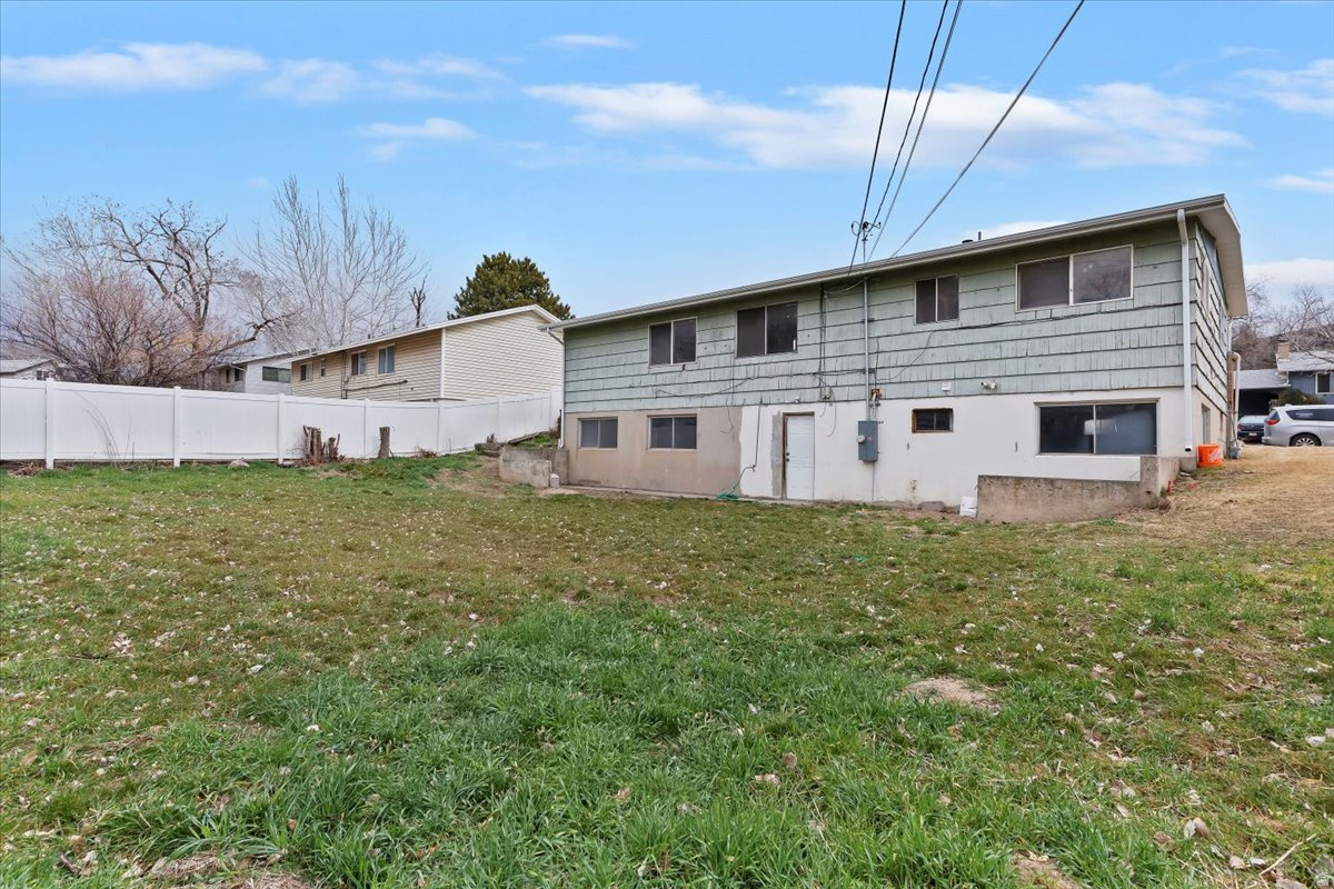 LAKEVIEW MANOR - Residential