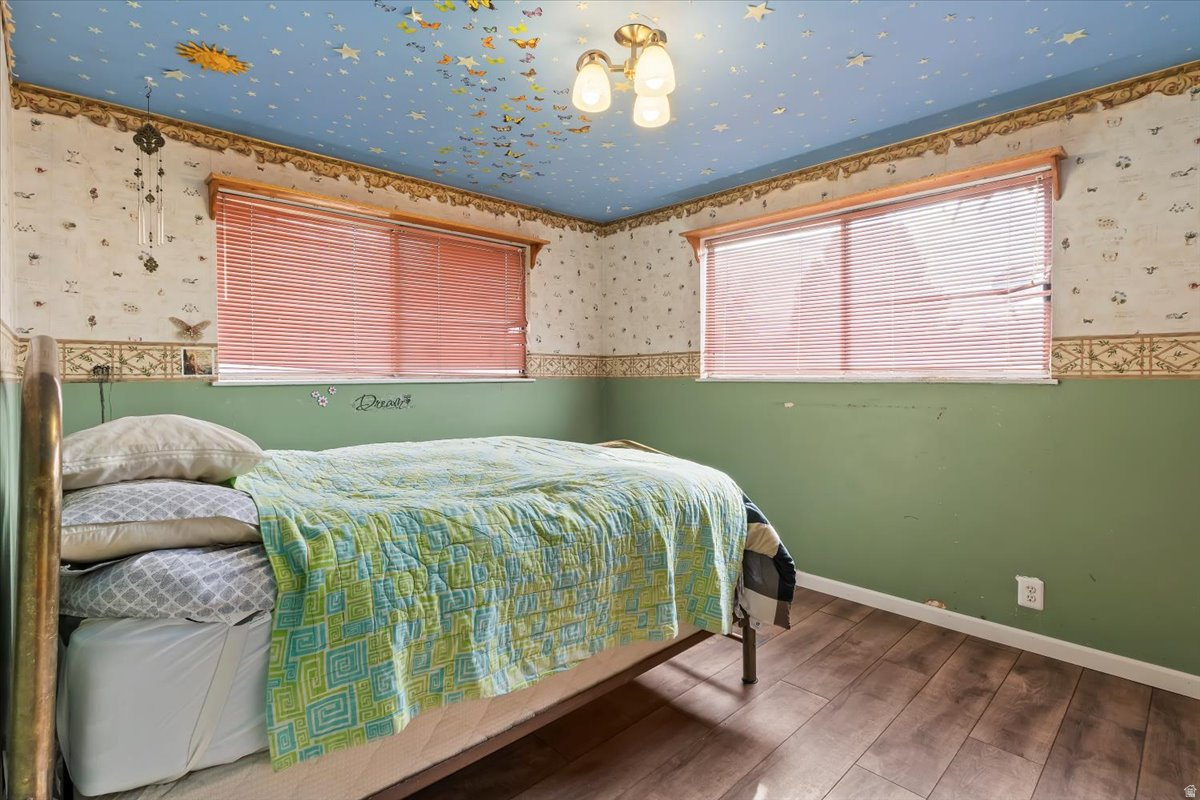 LAKEVIEW MANOR - Residential