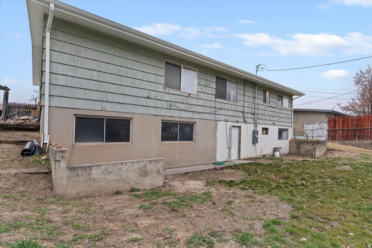 LAKEVIEW MANOR - Residential