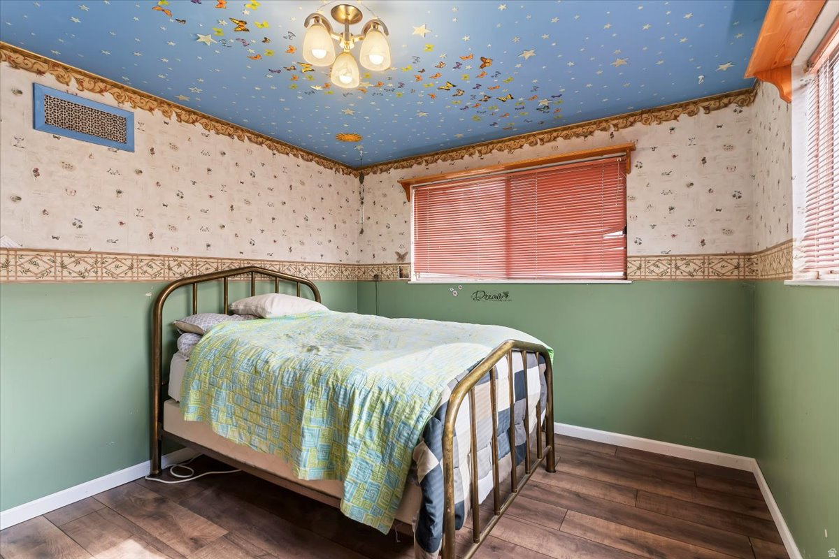 LAKEVIEW MANOR - Residential