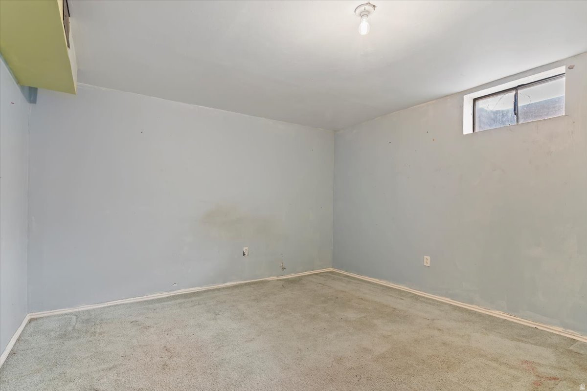 LAKEVIEW MANOR - Residential