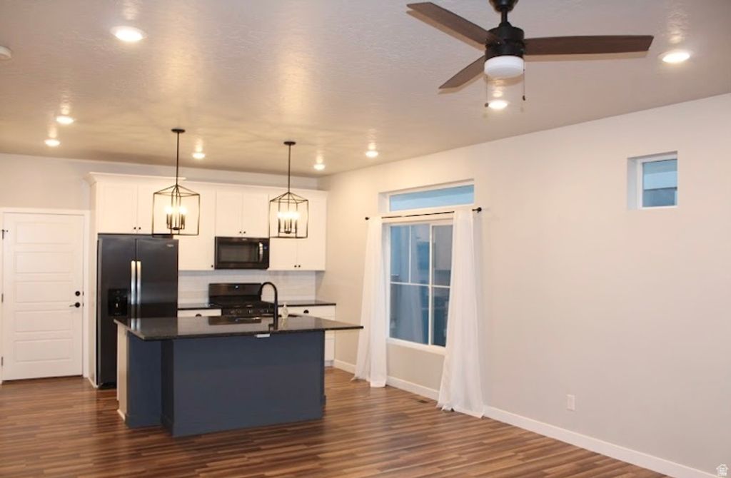 Photo of 246 S MEADOWBROOK CT, Saratoga Springs, UT 84045 (MLS # 2136222)