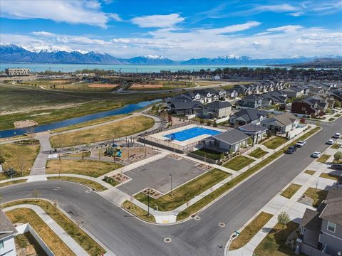 Tiny photo for 246 S MEADOWBROOK CT, Saratoga Springs, UT 84045 (MLS # 2136222)