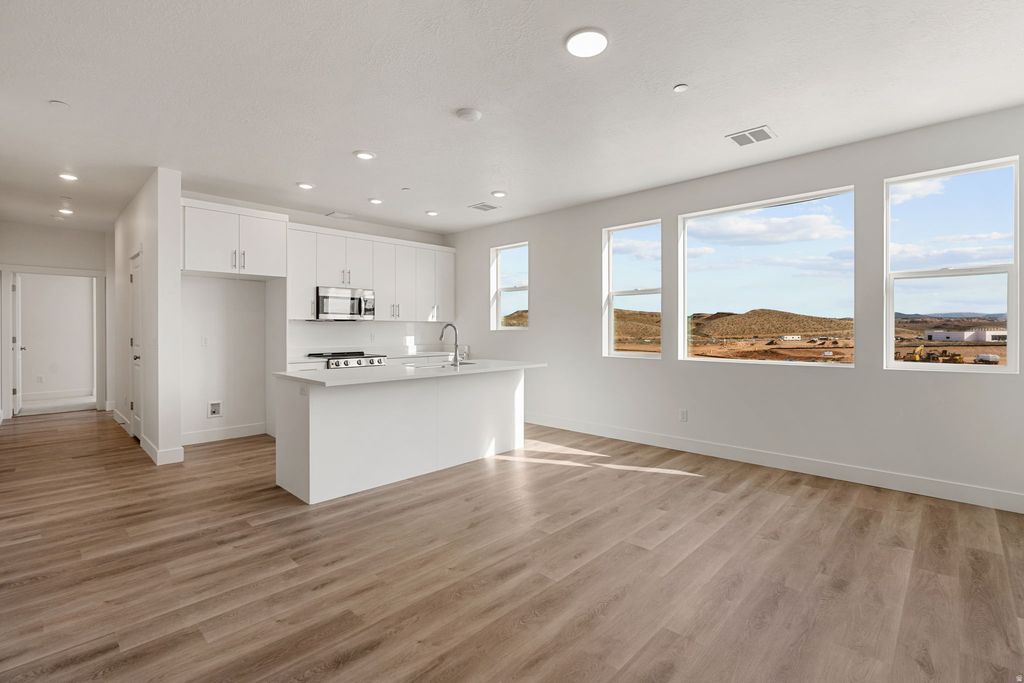 Photo of 5599 CARNELIAN PKWY #610, Saint George, UT 84790 (MLS # 2141577)