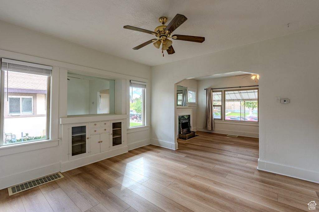 Photo of 335 S MAIN ST, Spanish Fork, UT 84660 (MLS # 2116148)
