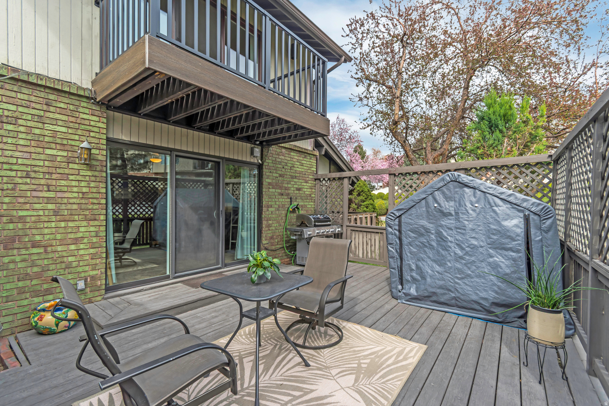 HIDDEN LAKE CONDO - Residential