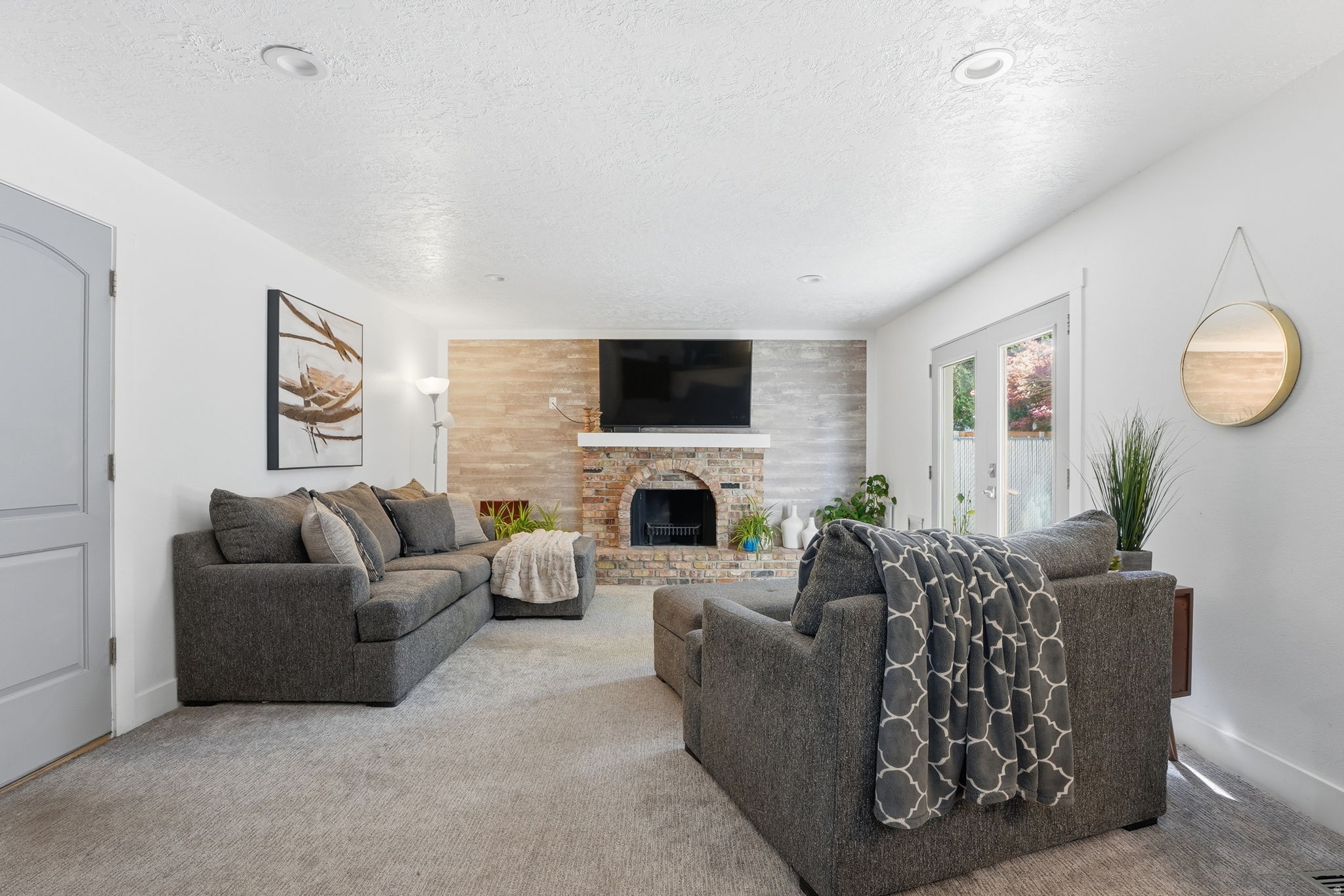 NUTREE WEST - Residential