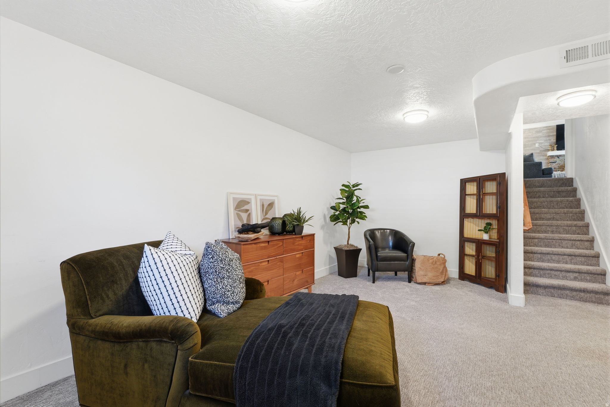 NUTREE WEST - Residential