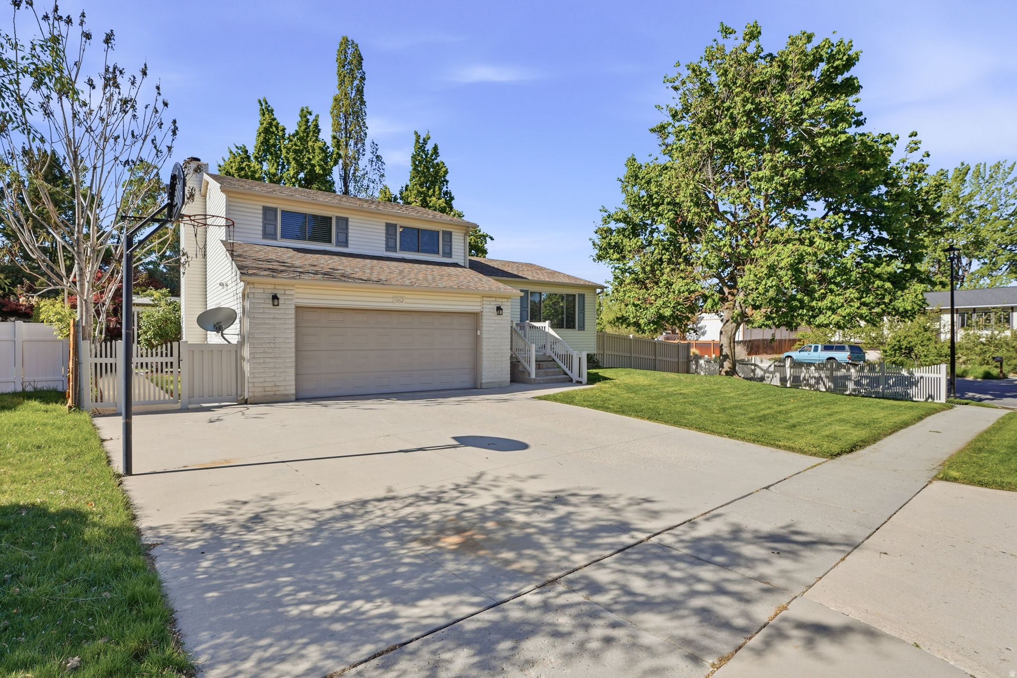 NUTREE WEST - Residential